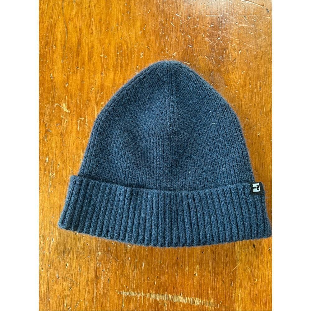 Block dark blue/navy blue ribbed beanie OS